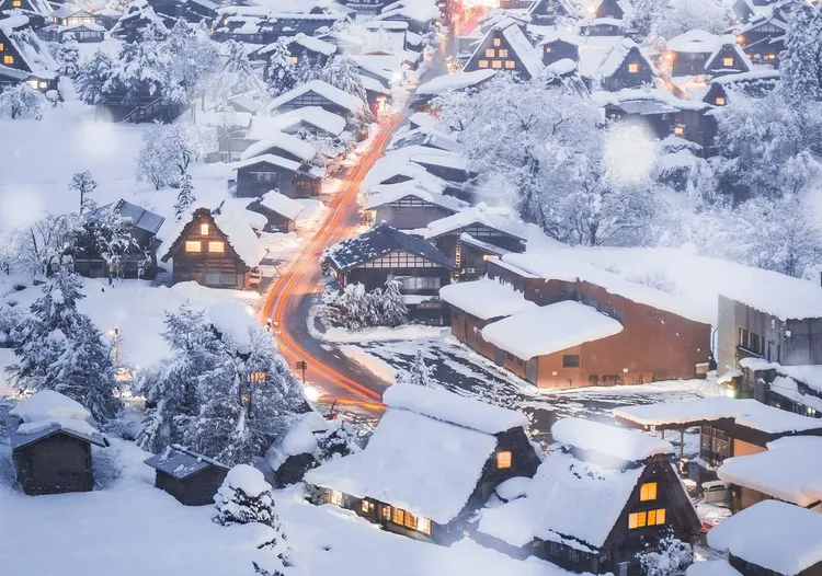 日本岐阜縣白川鄉合掌村。翻攝自X_@lll_photo_