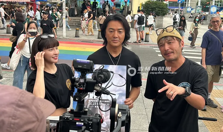 KID（右）對著鏡頭說有準備「驚喜」給鄭伊健。特勤中心攝