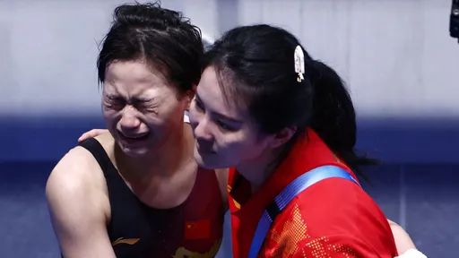 巴黎奧運|中國跳水小魔女施「水花消失術」 全紅嬋奪金哭了「她畢竟是人類」