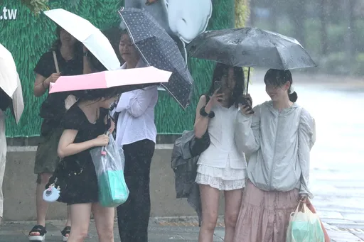 雨彈炸裂　19縣市大雨特報！氣象專家：多雨日子來臨且多點開花