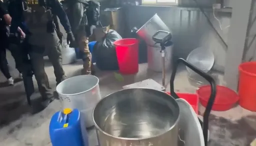 四海幫租300坪郊區工廠秘密製毒　警電鋸攻堅逮6人、扣5000萬毒品