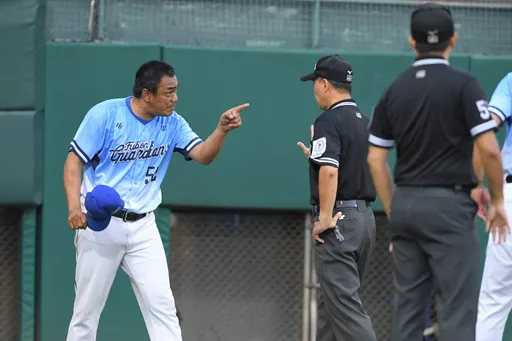 富邦教頭陳金鋒遭驅逐 球團一度要罷賽發聲明:強烈不解與不滿