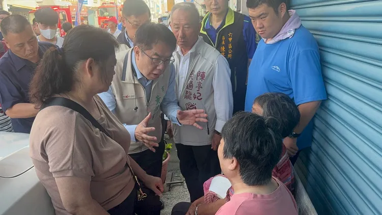 市長黃偉哲到場關心罹難家屬。莊曜聰攝