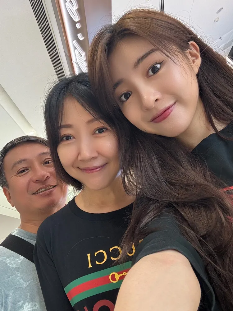 王中平余皓然夫婦愛女韓菲，因高顏值有「最美星二代」封號。駿馬客工作室提供