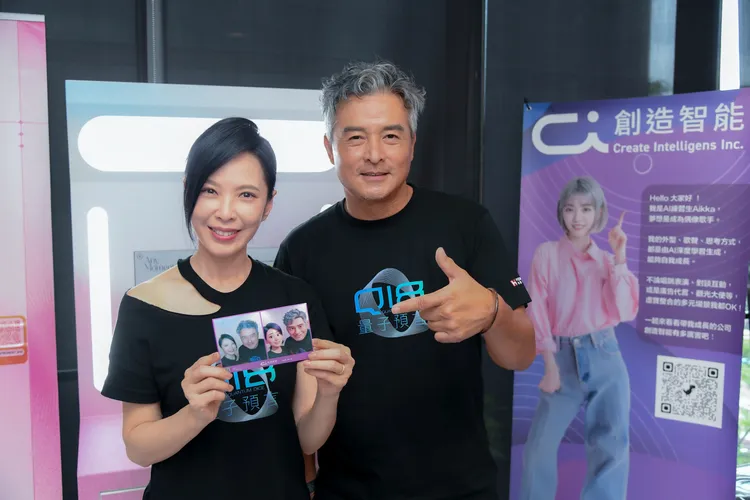 李銘順（右）和天心默契十足。三立提供