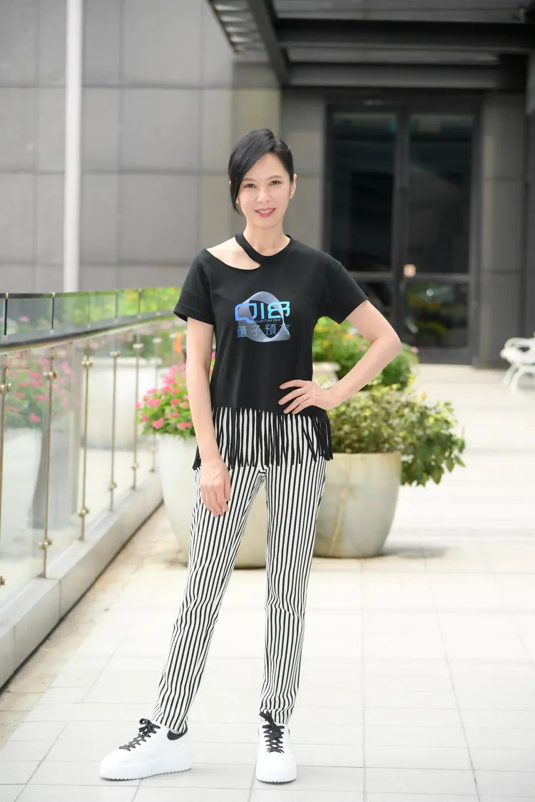 天心將宣傳團服改造得十分別緻。三立提供