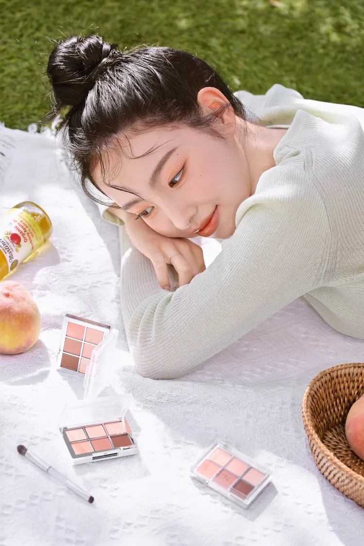 2aN極簡主義眼影盤，各690元。品牌提供