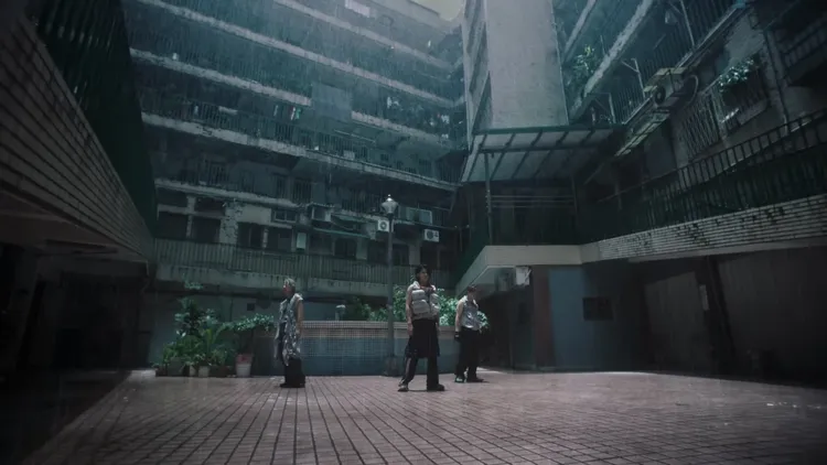 Number_i現身南機場公寓。翻攝Number_i OFFICIAL YT