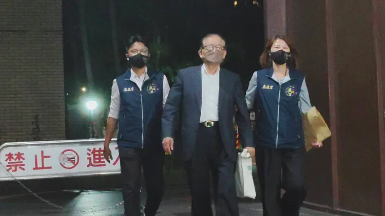 京華城董事長陳玉坤近今天凌晨0時許被移送北檢複訊。張欽攝影