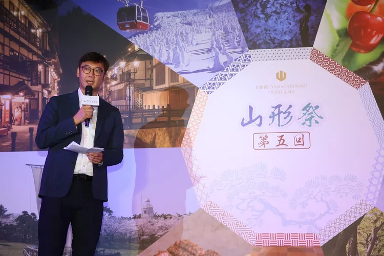 董事長廖炳燿為山形縣鶴岡市觀光大使，致力推動台日觀光交流，所經營的山形閣飯店秉持自然主義、選用在地食材打造結合台日特色的盛宴。業者提供