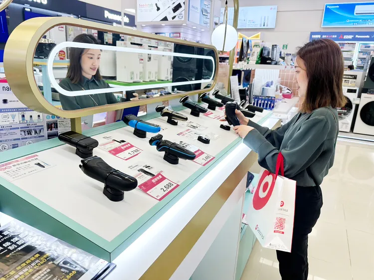 電動刮鬍刀是父親節經典禮物，配合活動精選商品還可享6折起優惠