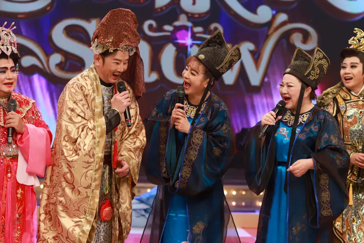 陽帆（左起）、王彩樺、白冰冰在短劇中鬥嘴，笑翻全場。民視提供