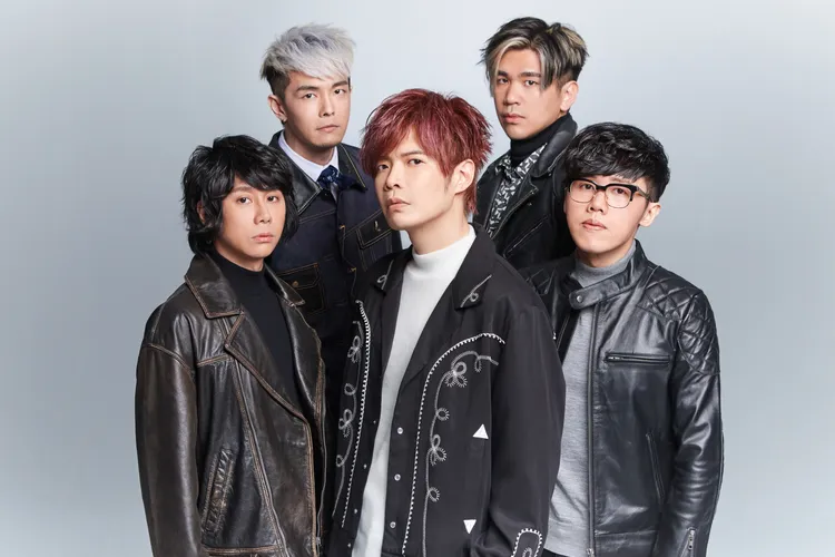 八三夭想品嘗美味海鮮。交通部觀光署澎湖國家風景區管理處提供