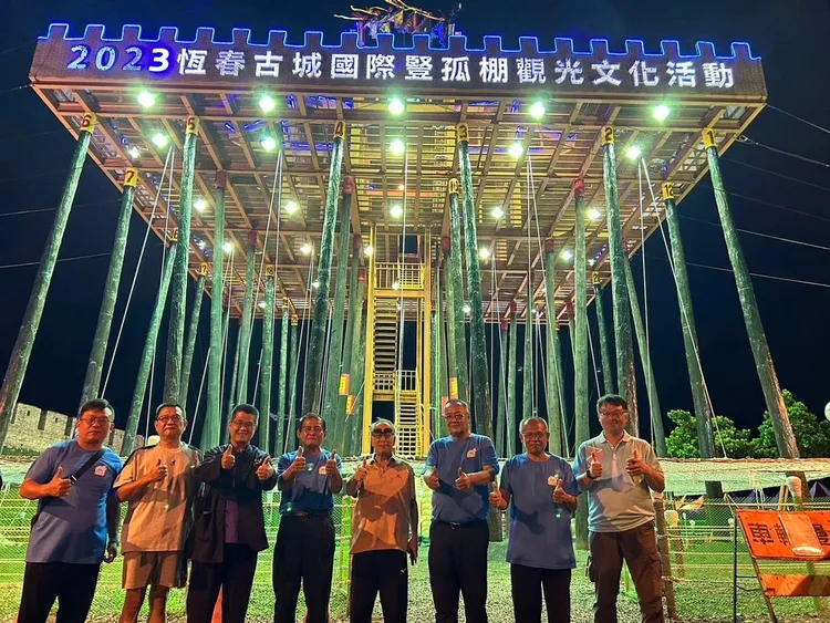 恆春古城國際豎孤棚活動將在8/18中元節登場，凶嫌之一的尤姓男子是競賽常勝軍。資料照片