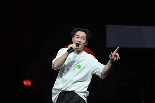 陳奕迅下巴縫30針曝後遺症　重啟世界巡演吐心聲