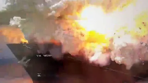宁波港货轮货柜大爆炸 骇人影片曝光