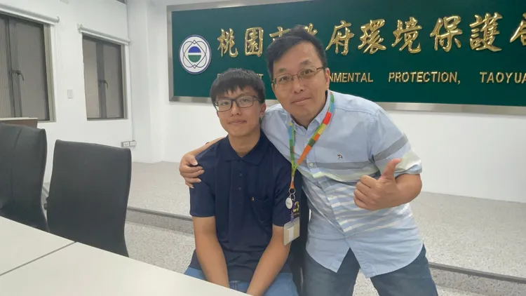 環境管理處長張書豪和莊智淇。張沛森攝