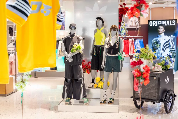 「原創復古時尚展示間」以花朵為主題。品牌提供