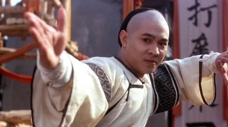 元奎導演《方世玉》系列將李連杰推上功夫皇帝的地位。翻攝搜狐娛樂