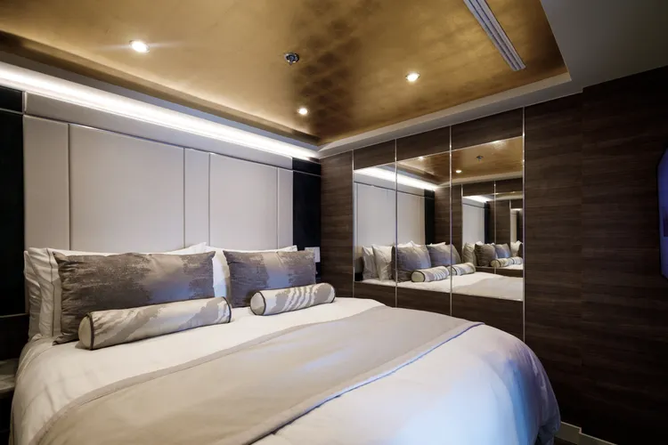 ▲King Size安神床墊、羽毛枕、羽絨被等，絕對能睡得好覺。