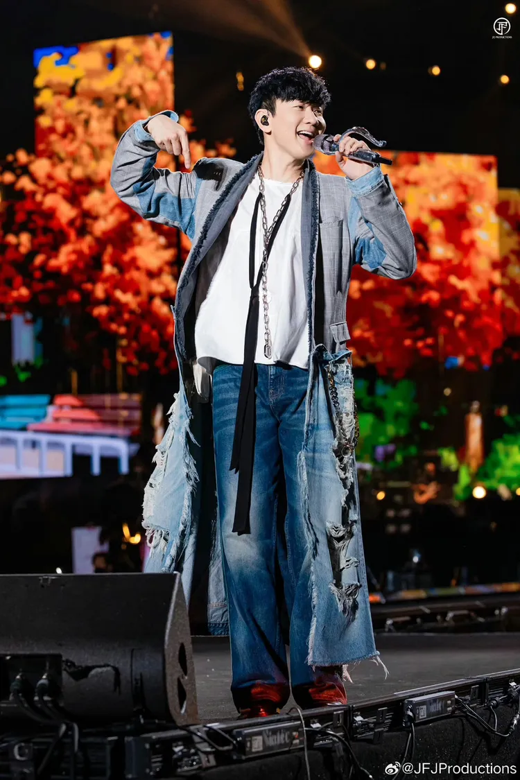 林俊傑唱功一流，演唱會更是場場秒殺。翻攝JFJ PRODUCTIONS微博