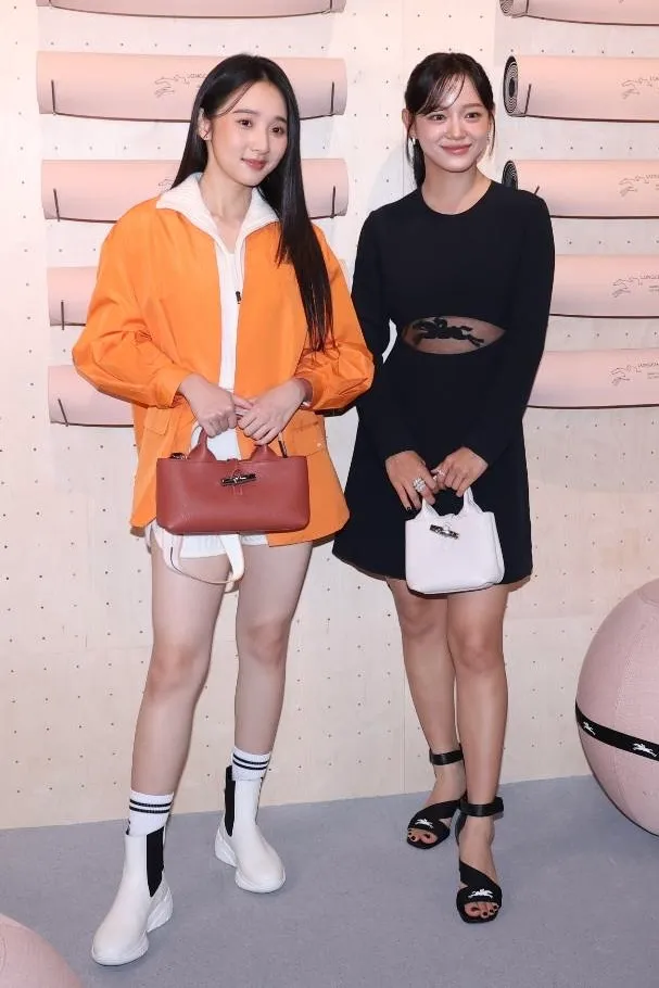 韩星金世正(右)、李沐一同出席Longchamp派对活动。特勤中心摄