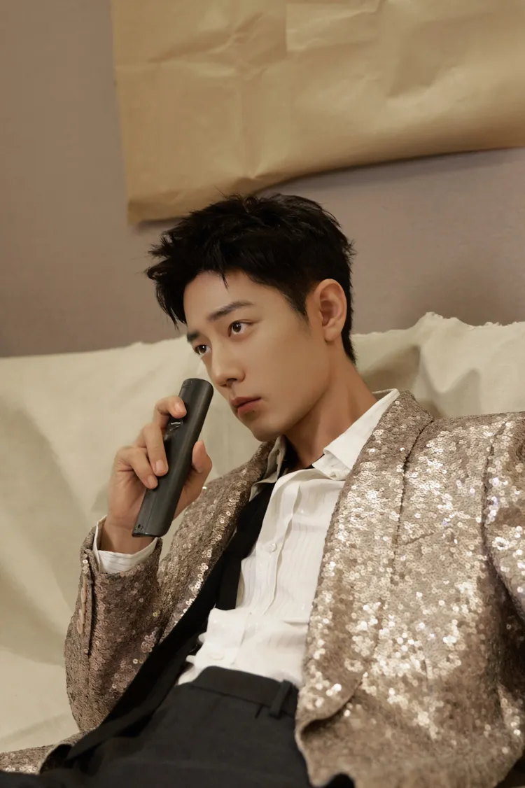 肖戰出發前帥照。翻攝肖戰工作室微博