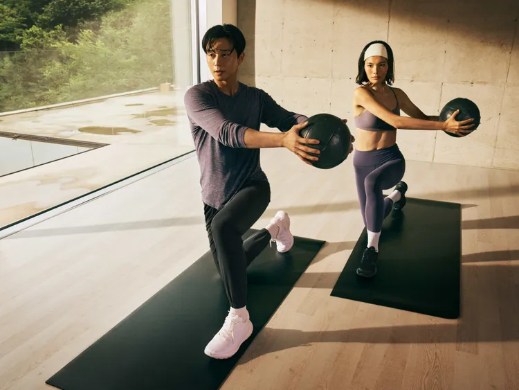 朴敘俊首次以lululemon品牌大使身份亮相。品牌提供