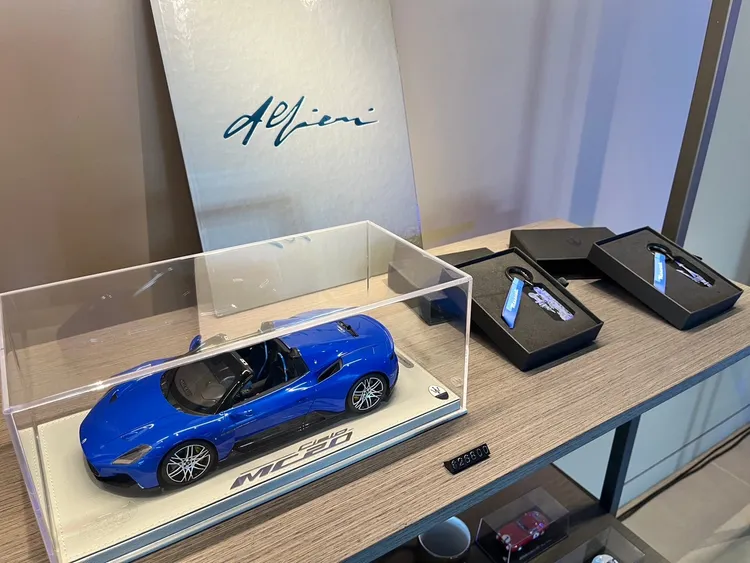 Maserati台中旗艦展示暨售後服務中心，也同時設有精品販售區域，周奕豪攝