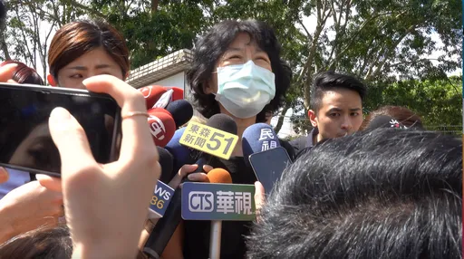 陳佩琪早上赴北所　她吐心聲「跟他的心更近了」！會與丈夫為清白奮戰