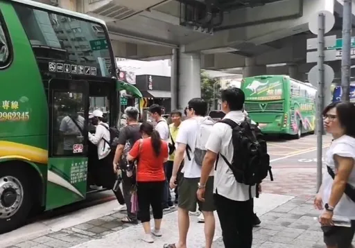 台中16輛遊覽車北上聲援柯文哲 民眾黨主委喊話賴清德勿忘扁案