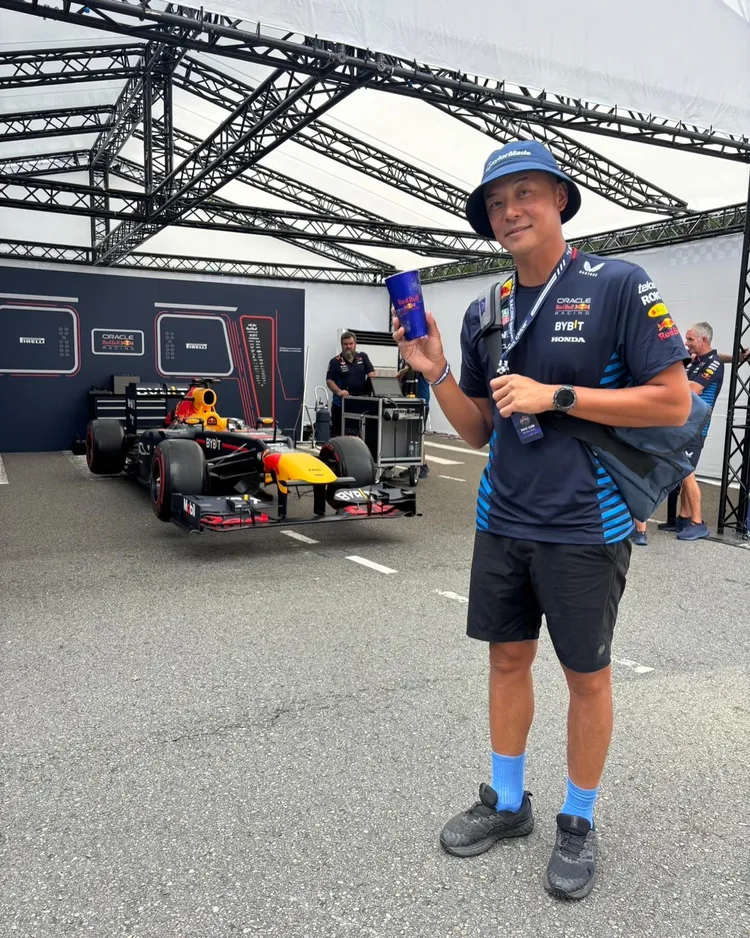 姚元浩也在台中F1賽車展演現場。翻攝姚元浩臉書