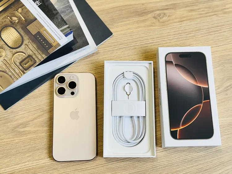 iPhone 16全系列盒裝內的蘋果貼紙已經成為歷史。趙筱文 攝