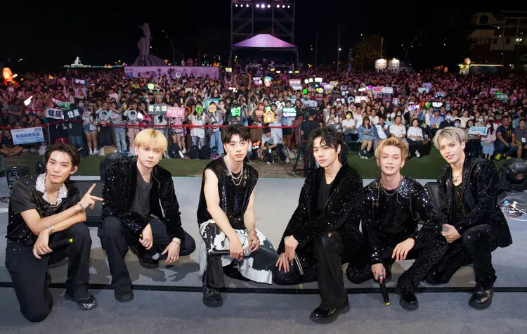 人氣夯團Ozone在澎湖追風音樂燈光節帶來精彩演出。交通部觀光署澎湖國家風景區管理處提供