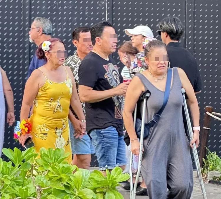 安室奈美惠卸下天后光環，穿梭在人群中。翻攝阿bai的小紅書