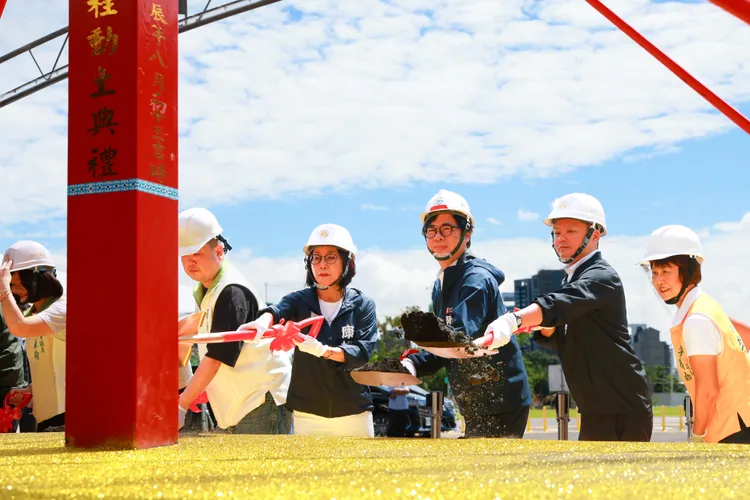 陳其邁出席橋梁改建工程動土祈福典禮。市府提供