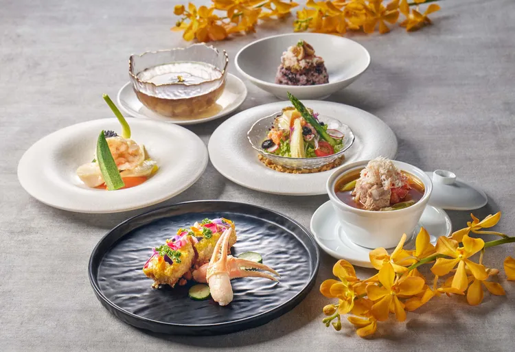 蓬萊邨今年主打全程「免沾手」秋季套餐，讓老饕優雅品蟹。業者提供