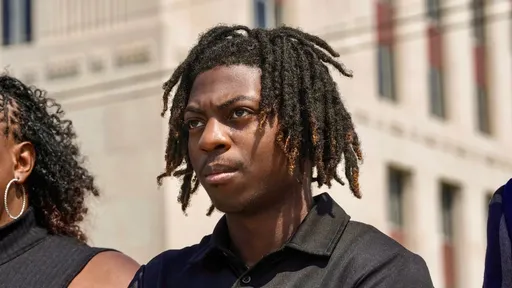 德州黑人高中生竟因「发型」遭停学 求助法官返校念书