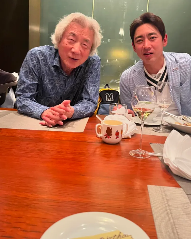 小泉進次郎的父親小泉純一郎是日本前首相（左），哥哥小泉孝太郎（右）是演員。翻攝shinjiro.koizumi IG