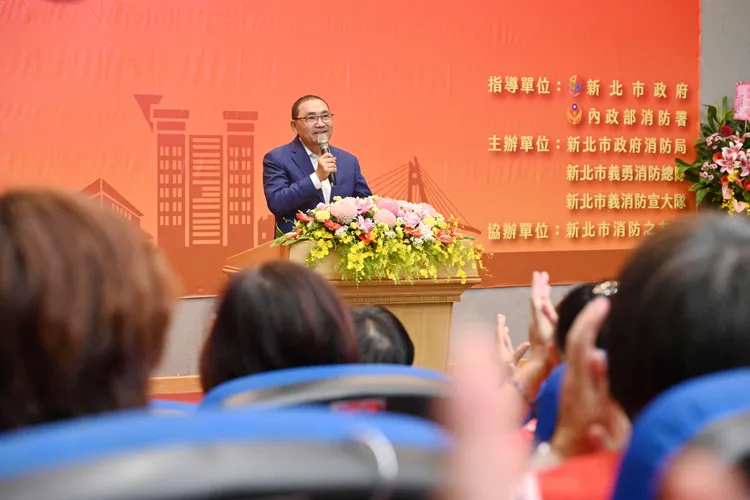 侯友宜表示新店、中和今天將進行大清消。新北市府提供