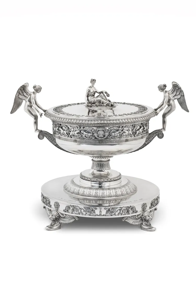《蓋碗》(TUREEN)_Jean-Baptiste Odiot, 法國,1819 年_巴黎裝飾藝術博物館。