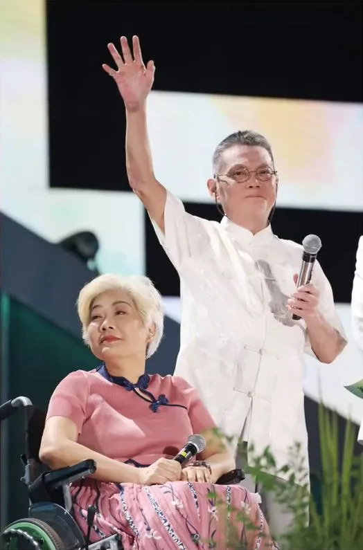 石班瑜（右）最後一次公開露面是在7月20日出席《新白娘子傳奇30年演唱會》杭州站。翻攝青姑i韓飯微博