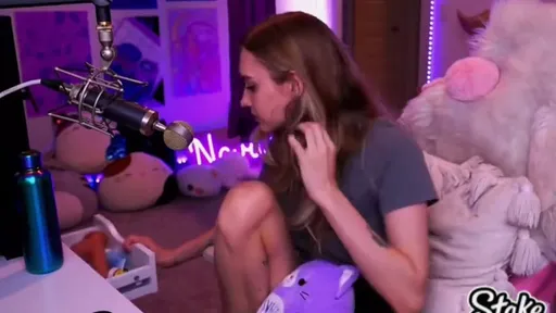 糗!網美直播開錯抽屜「姊夫」曝光 影片狂吸百萬網友看她愛好