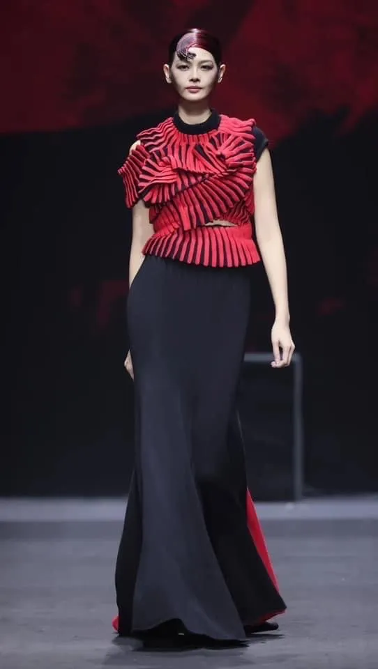 潘怡良日前在北京舉辦服裝秀，名模林嘉綺走秀。銀晨實業有限公司提供