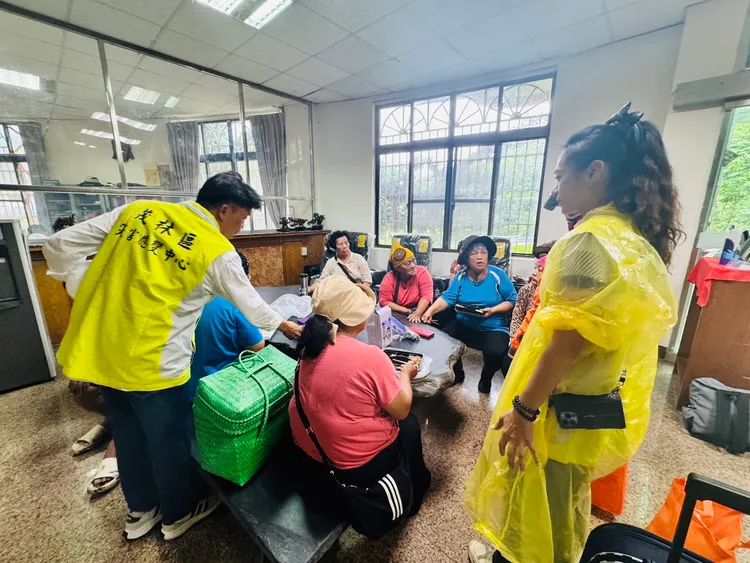 高雄桃源區、茂林區、那瑪夏區、六龜區已發布土石流黃色警戒，區公所啟動預防性撤離機制，目前已撤離521人。翻攝畫面