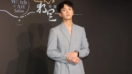 柯震東現身「匠心獨具」藝術展 戴900萬名錶替金鐘紅毯預熱