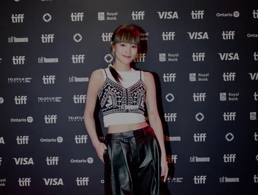 王淨不畏15度低溫耍辣 流利英文擄獲外國影迷