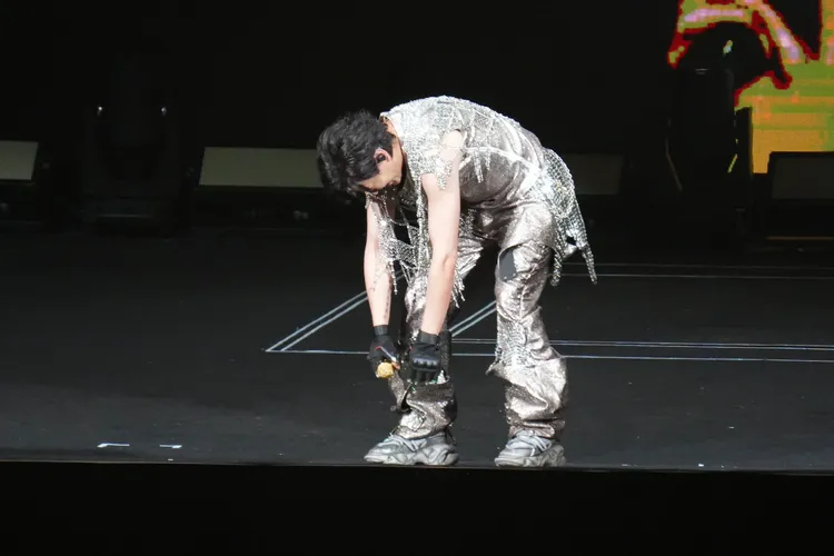 陳曉東賣力跳到氣喘噓噓。彭欣偉攝