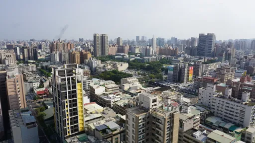 打房後由極盛轉極衰 一表看歷年交易量