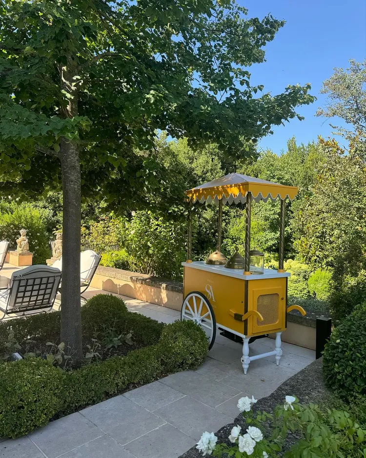 曾馨瑩今年暑假樂遊歐洲。翻攝曾馨瑩IG